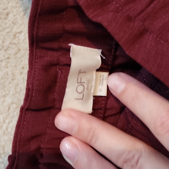 Burgundy paper bag shorts from Loft, with cute tie belt and pockets size M - Picture 3 of 5